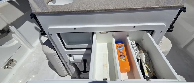 Slide: The Image of Sea Hunt Escape 27 Center Console 2021 - 6302014
