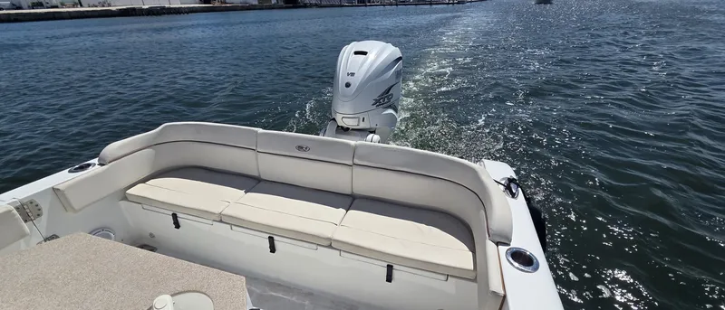 Slide: The Image of Sea Hunt Escape 27 Center Console 2021 - 6301986