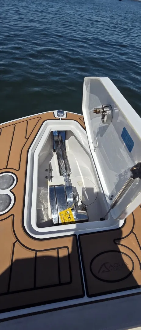 Slide: The Image of Sea Hunt Escape 27 Center Console 2021 - 6301989