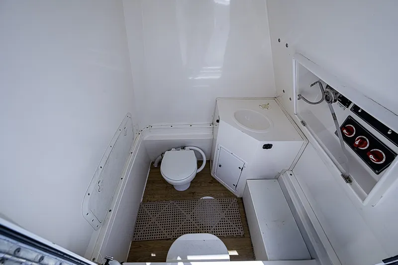 Slide: The Image of Buddy Davis Center Console 2008 - 6301970