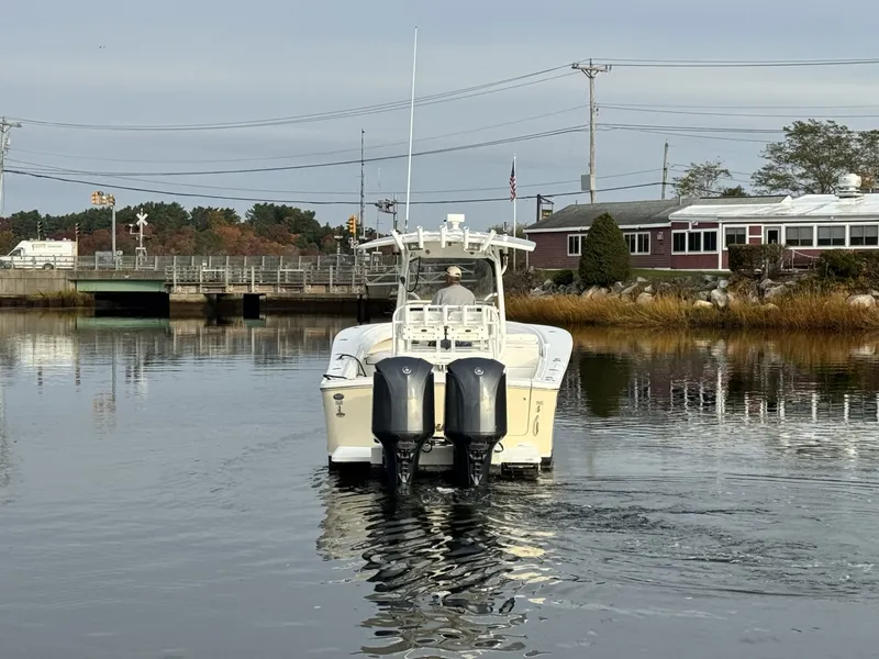 Slide: The Image of Regulator Marine 34 2012 - 6302080