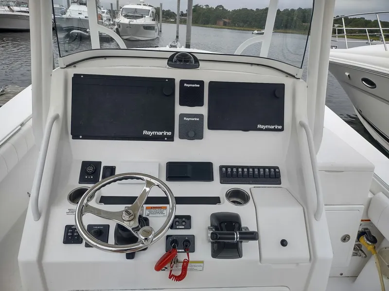Slide: The Image of Regulator Marine 34 2012 - 6302090