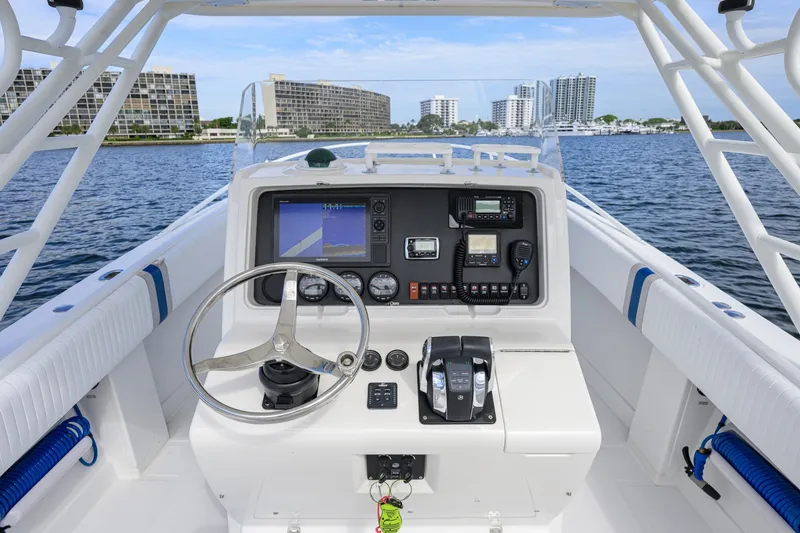 Slide: The Image of Jupiter 31 Helm Electronics 2003 Jupiter 31 Center Console with Cuddy - 6302213