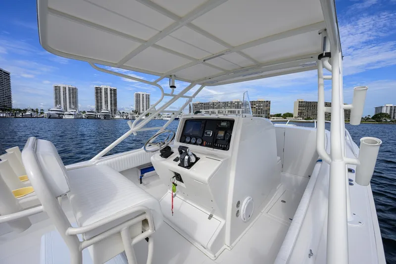Slide: The Image of Jupiter 31 Helm Electronics 2003 Jupiter 31 Center Console with Cuddy - 6302215