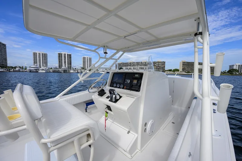 Slide: The Image of Jupiter 31 Helm Electronics 2003 Jupiter 31 Center Console with Cuddy - 7655812