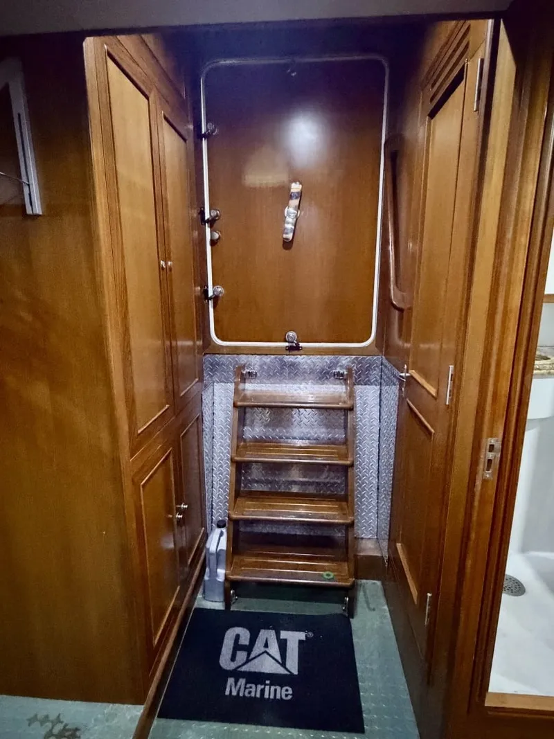 Slide: The Image of Alaskan 70 OHANA - Interior Alaskan 70 OHANA - Interior - 7016821
