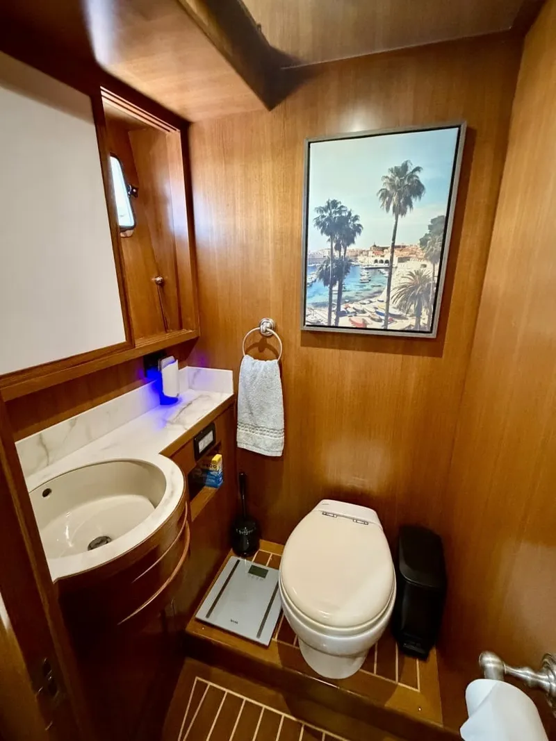 Slide: The Image of Alaskan 70 OHANA - Master Stateroom Ensuite Head Alaskan 70 OHANA - Master Stateroom Ensuite Head - 7016802