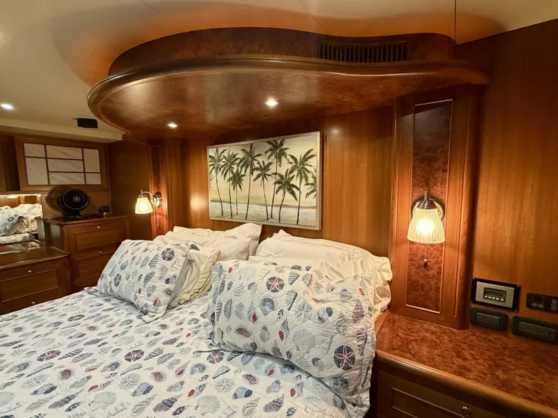 Slide: The Image of Alaskan 70 OHANA - Master Stateroom Alaskan 70 OHANA - Master Stateroom - 7016798