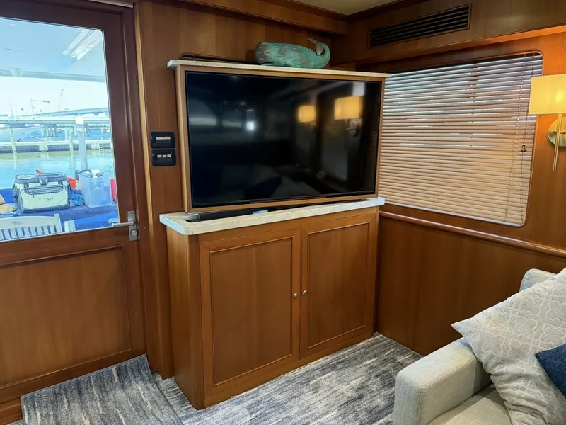 Slide: The Image of Alaskan 70 OHANA - Salon Alaskan 70 OHANA - Salon - 7683449