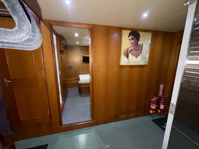 Slide: The Image of Alaskan 70 OHANA - Crew Quarters - 6769747