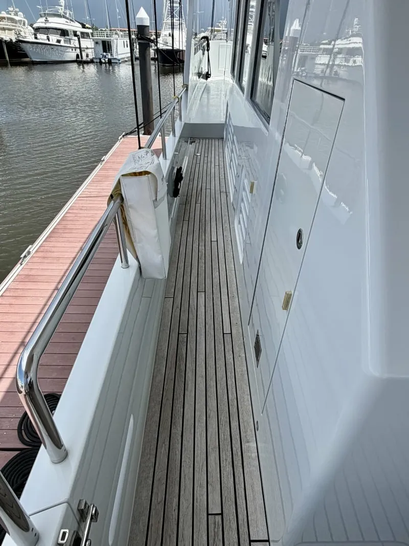 Slide: The Image of Alaskan 70 OHANA - Exterior Alaskan 70 OHANA - Exterior - 7016754