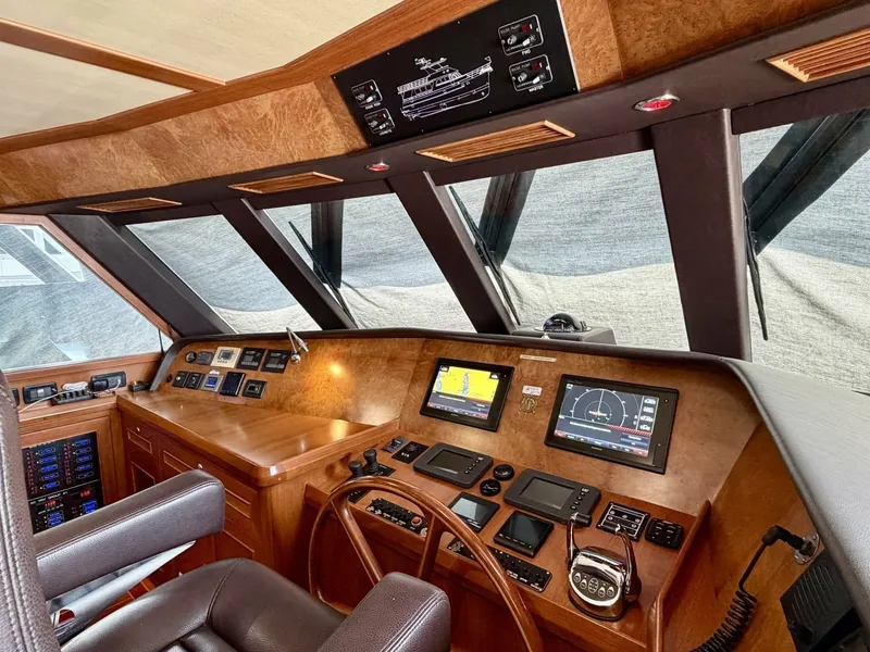 Slide: The Image of Alaskan 70 OHANA - Interior Helm Alaskan 70 OHANA - Interior Helm - 7016767