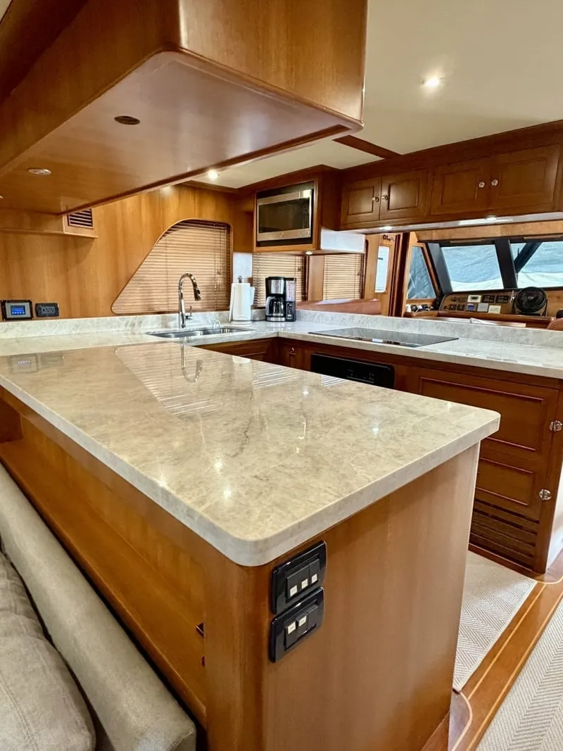 Slide: The Image of Alaskan 70 OHANA - Galley Alaskan 70 OHANA - Galley - 7683455