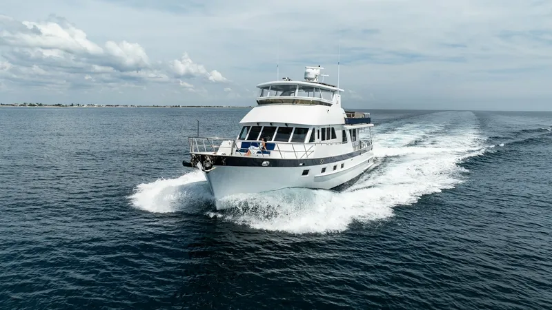 Slide: The Image of Alaskan 70 OHANA - Exterior Alaskan 70 OHANA - Exterior - 7016749