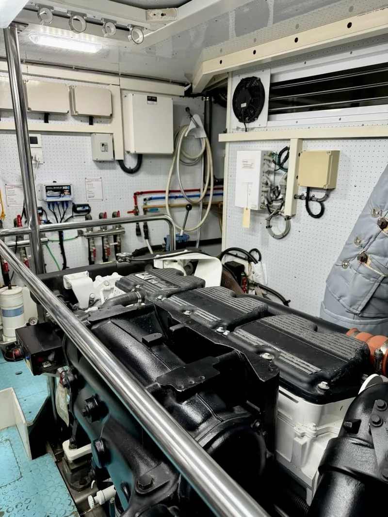 Slide: The Image of Alaskan 70 OHANA - Engine Room Alaskan 70 OHANA - Engine Room - 7016827