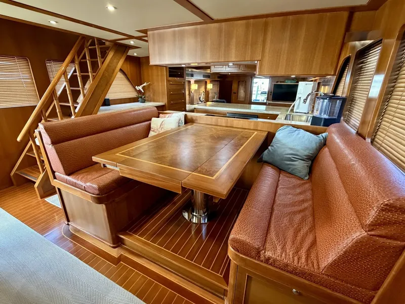 Slide: The Image of Alaskan 70 OHANA - Dinette Alaskan 70 OHANA - Dinette - 7016792