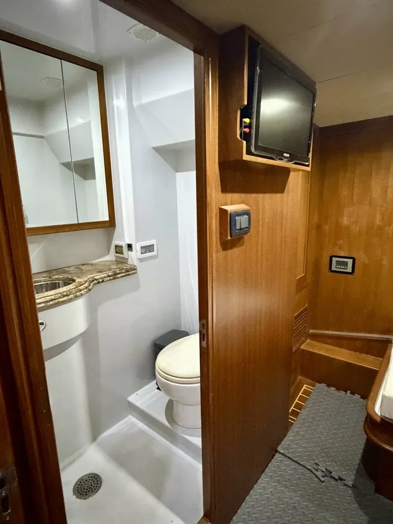 Slide: The Image of Alaskan 70 OHANA - Crew Quarters Head Alaskan 70 OHANA - Crew Quarters Head - 7016817