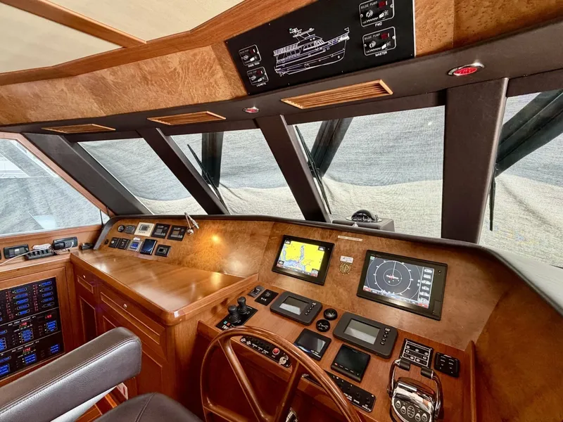 Slide: The Image of Alaskan 70 OHANA - Interior Helm Alaskan 70 OHANA - Interior Helm - 7016770