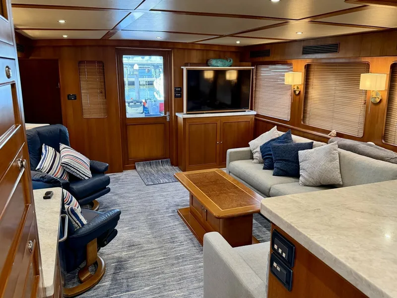 Slide: The Image of Alaskan 70 OHANA - Salon Alaskan 70 OHANA - Salon - 7016774
