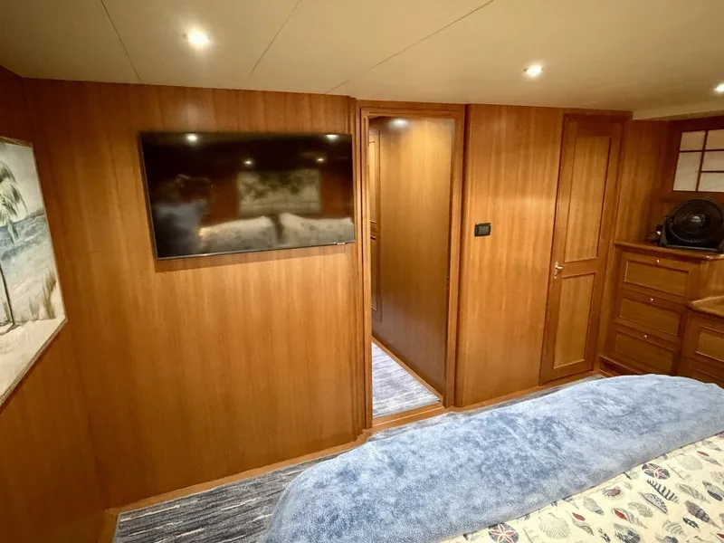 Slide: The Image of Alaskan 70 OHANA - Master Stateroom Alaskan 70 OHANA - Master Stateroom - 7016800