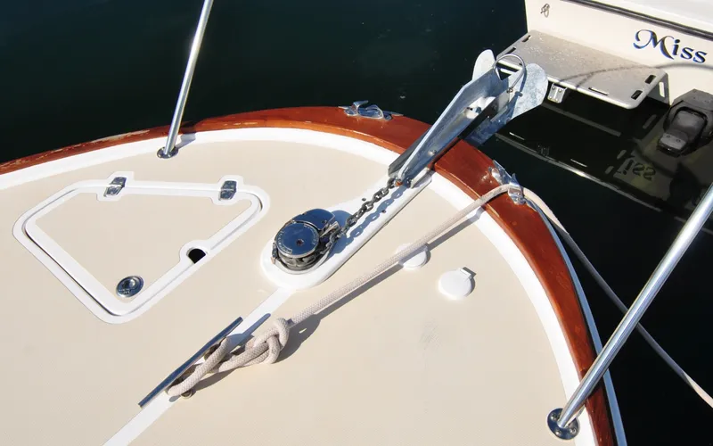 Slide: The Image of Hunt Surfhunter 29 - Judith Ann Bow of 2005 Hunt Yachts Surfhunter 29 with anchor and winch system. - 6302478