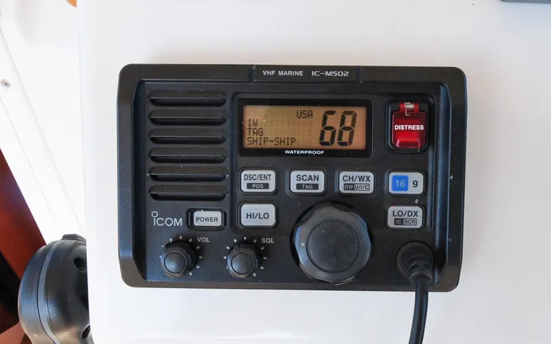 Slide: The Image of Hunt Surfhunter 29 - Judith Ann VHF marine radio on 2005 Hunt Yachts Surfhunter 29, displaying channel 68. - 6302497