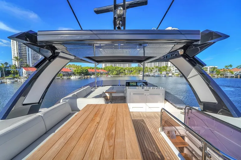 Slide: The Image of Sunseeker Manhattan 2023 - 6303896