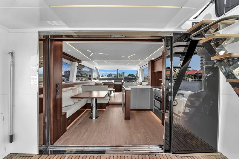 Slide: The Image of Sunseeker Manhattan 2023 - 6303912