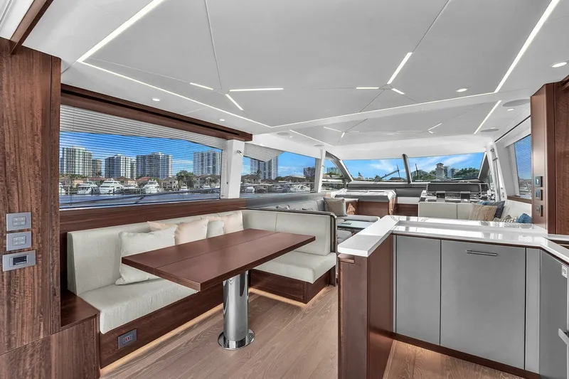 Slide: The Image of Sunseeker Manhattan 2023 - 6303915