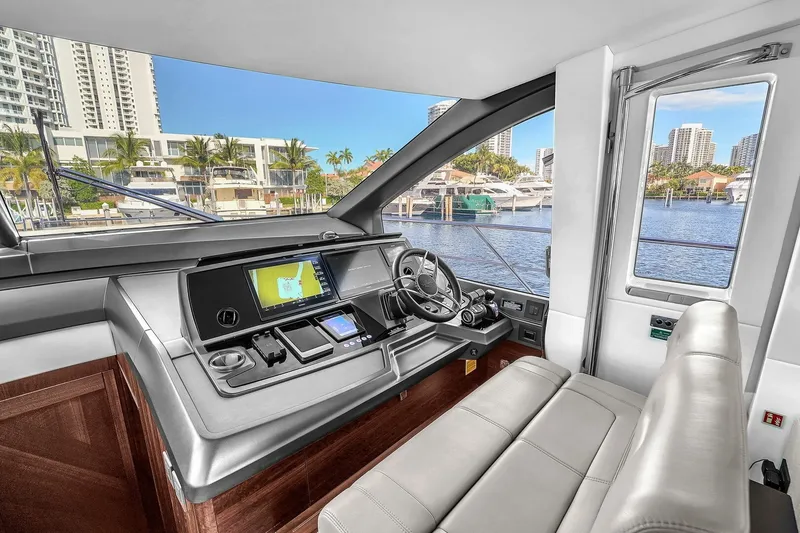 Slide: The Image of Sunseeker Manhattan 2023 - 6303927