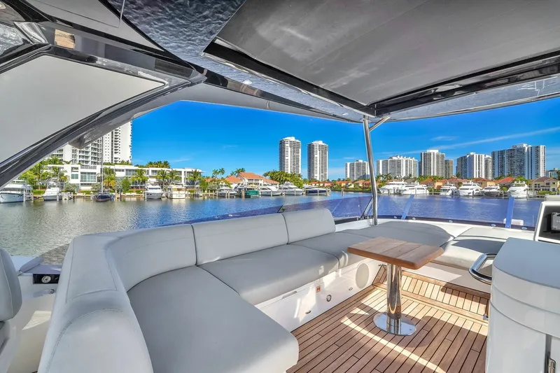 Slide: The Image of Sunseeker Manhattan 68 2023 - 6303891