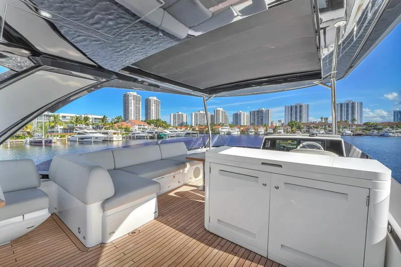 Slide: The Image of Sunseeker Manhattan 68 2023 - 6303894