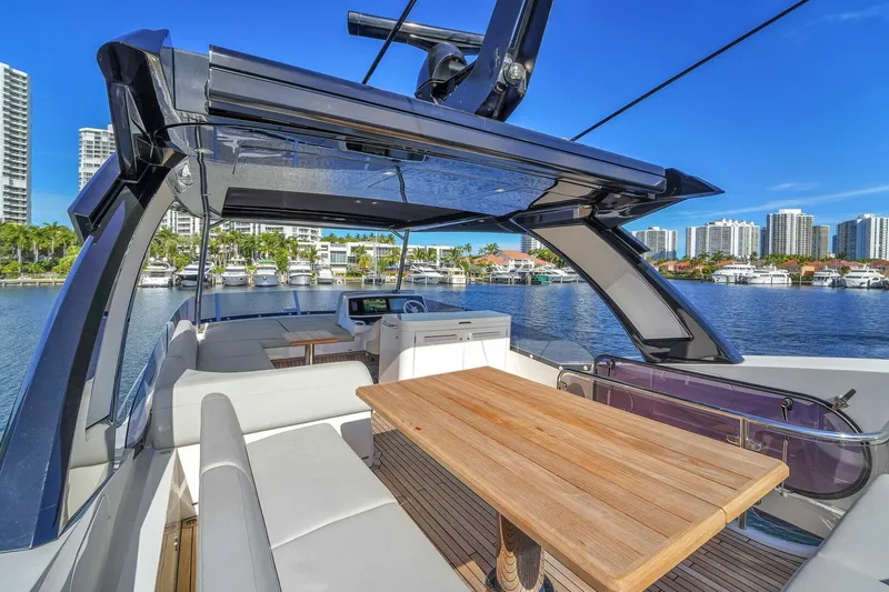 Slide: The Image of Sunseeker Manhattan 68 2023 - 6303897