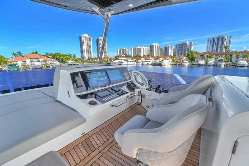 Slide: The Image of Sunseeker Manhattan 68 2023 - 6303898
