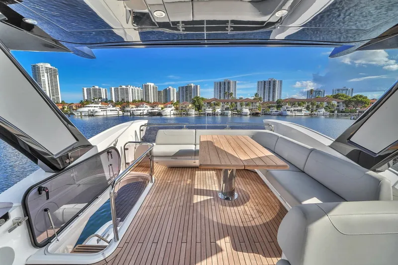 Slide: The Image of Sunseeker Manhattan 68 2023 - 6303901