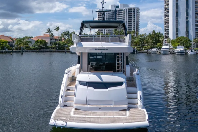 Slide: The Image of Sunseeker Manhattan 68 2023 - 6303874
