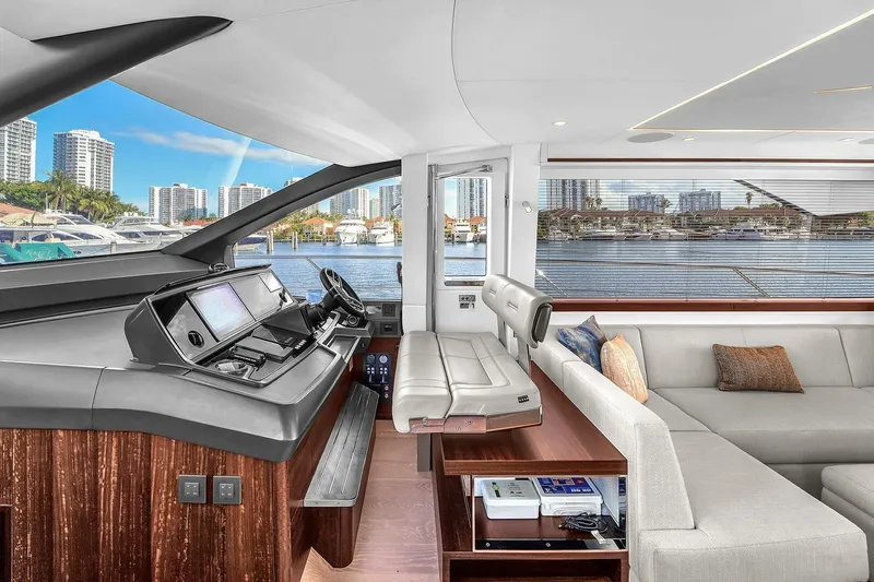 Slide: The Image of Sunseeker Manhattan 68 2023 - 6303925