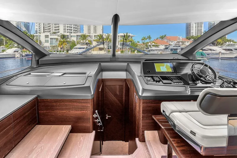 Slide: The Image of Sunseeker Manhattan 68 2023 - 6303930
