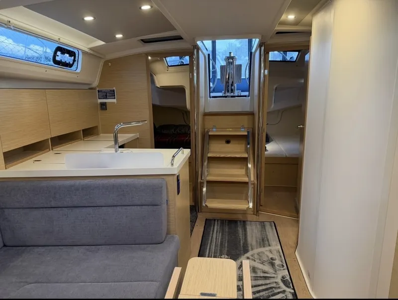 Slide: The Image of Hanse 418 2022 - 6303171