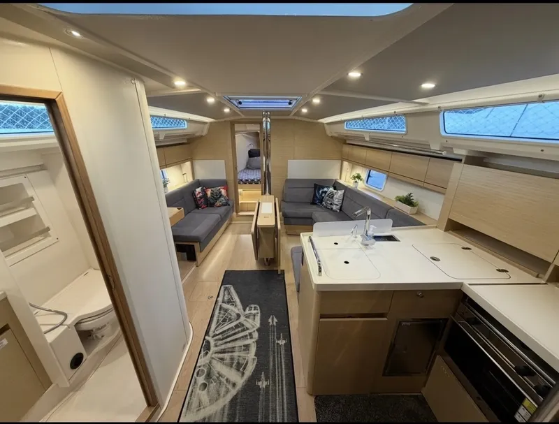 Slide: The Image of Hanse 418 2022 - 6303174