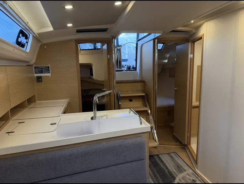 Slide: The Image of Hanse 418 2022 - 6303175