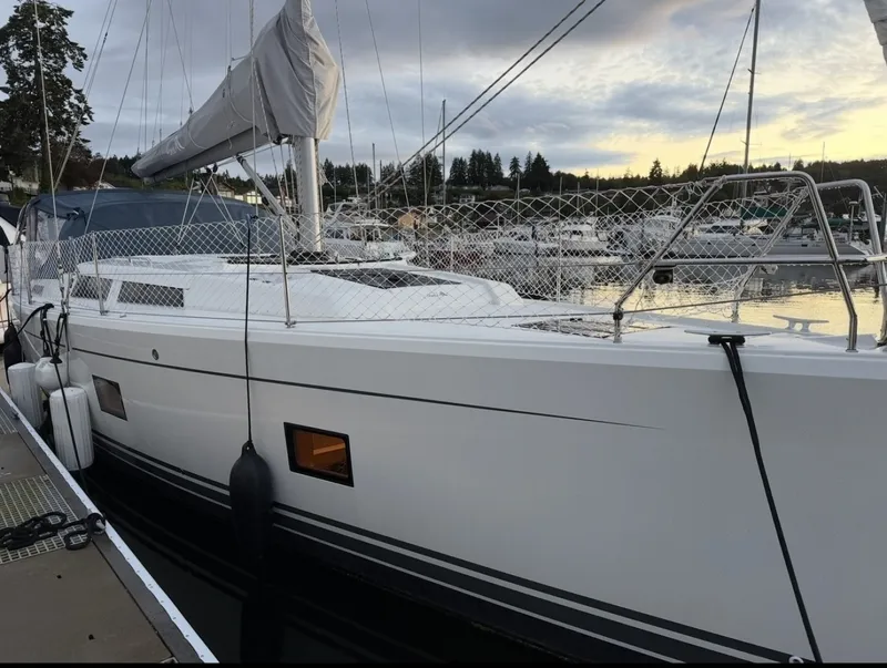 Slide: The Image of Hanse 418 2022 - 6303157
