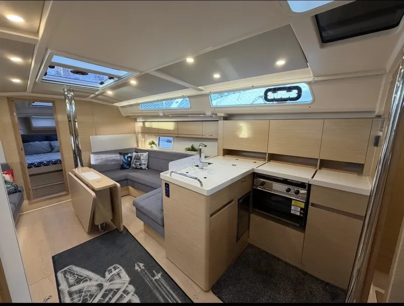 Slide: The Image of Hanse 418 2022 - 6303181