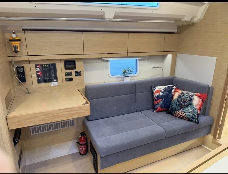 Slide: The Image of Hanse 418 2022 - 6303183