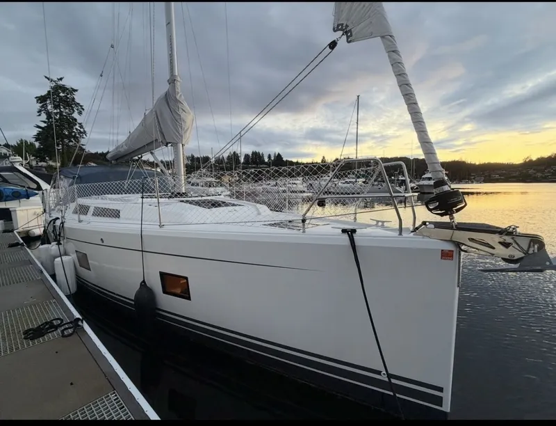 Slide: The Image of Hanse 418 2022 - 6303158