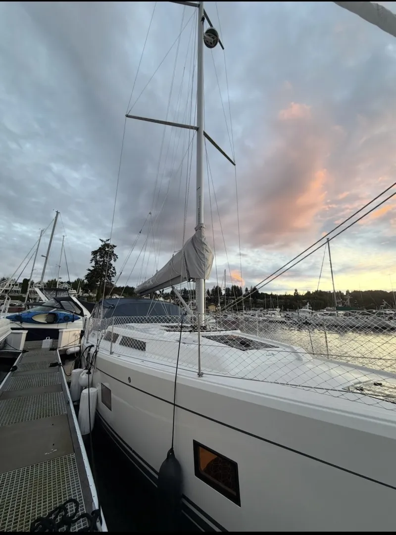 Slide: The Image of Hanse 418 2022 - 6303163