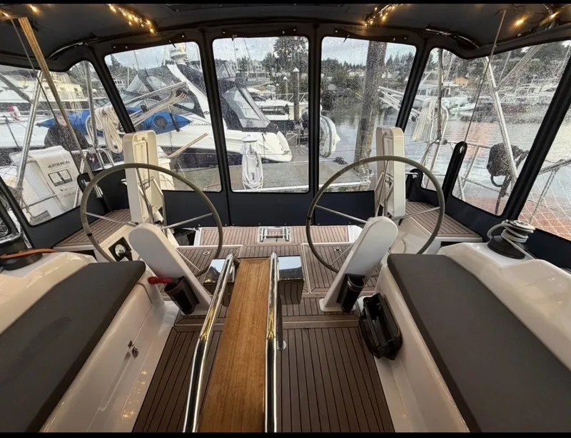 Slide: The Image of Hanse 418 2022 - 6303165
