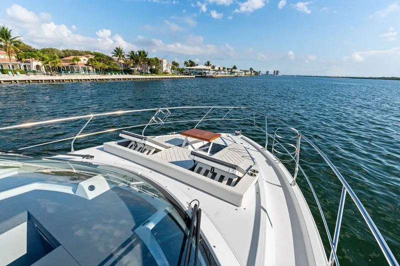 Slide: The Image of Cruisers 42 SARGAM - Bow Cruisers 42 SARGAM - Bow - 7080154