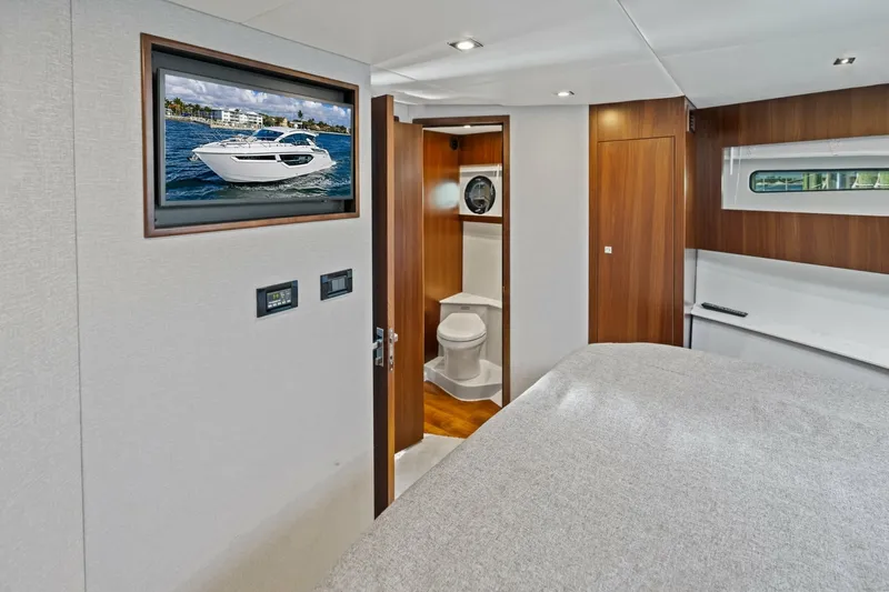 Slide: The Image of Cruisers 42 SARGAM - Stateroom Bow Cruisers 42 SARGAM - Stateroom Bow - 7080157