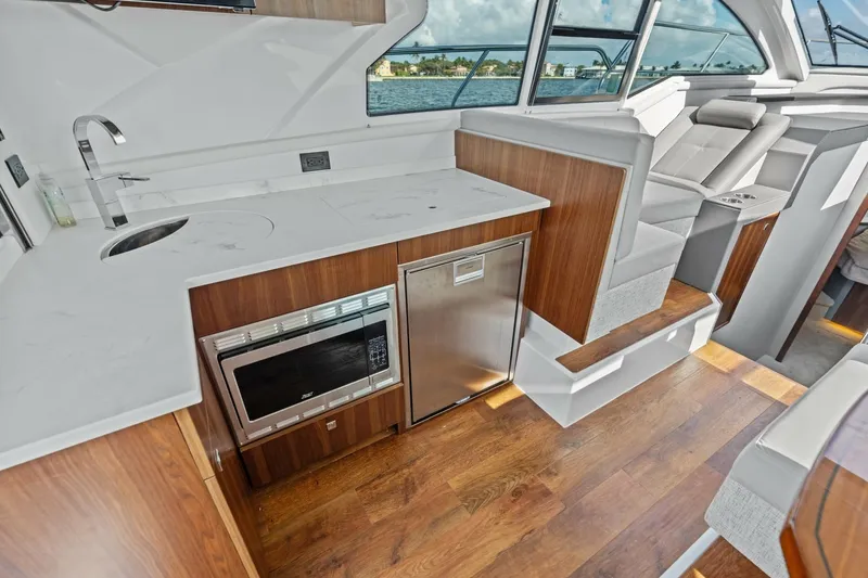 Slide: The Image of 2023 Cruisers Yachts 42 Cantius 2023 Cruisers Yachts 42 Cantius - 7080168